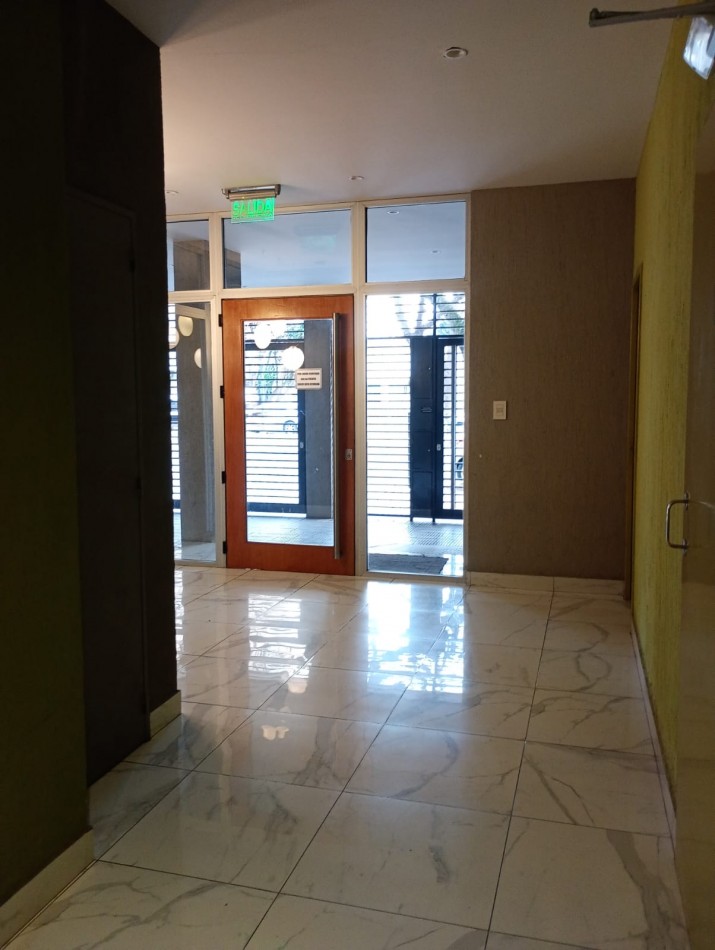 VENTA Monoambiente en Av. 13 y 64