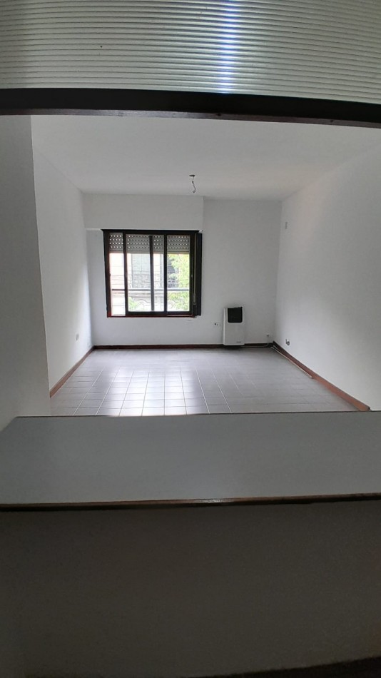 ALQUILER MONO EN 4 Y 50