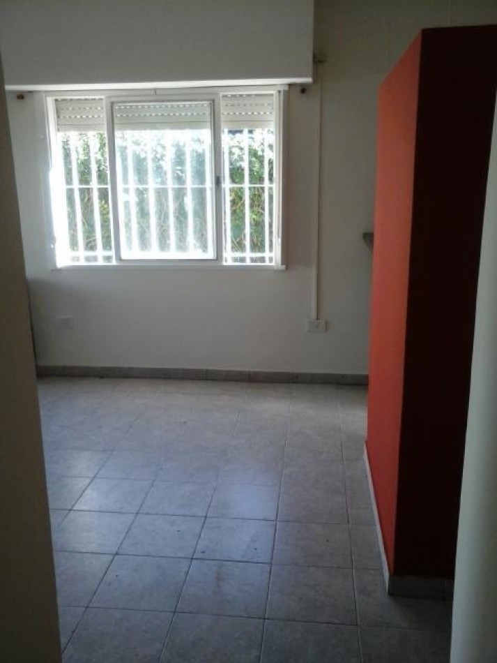 Alquiler Ph Sin Expensas Los Hornos 139 y 62 