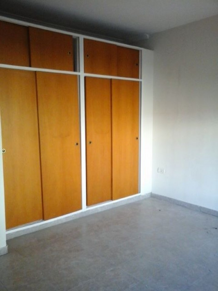 Alquiler Ph Sin Expensas Los Hornos 139 y 62 