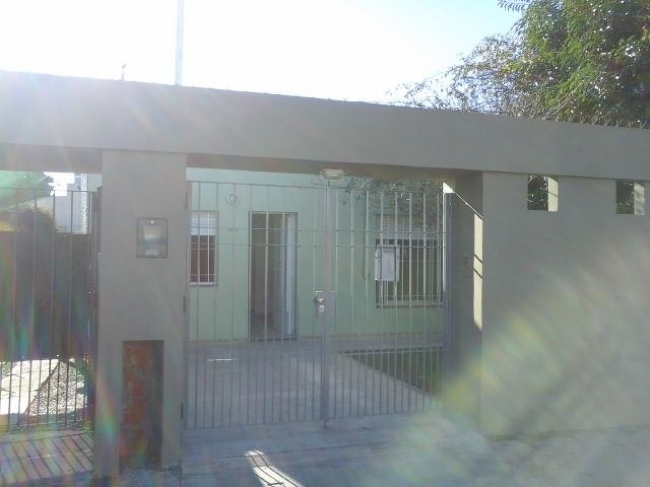 Alquiler Ph Sin Expensas Los Hornos 139 y 62 