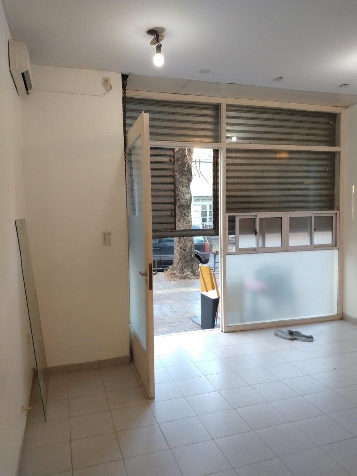 Alquiler local comercial 61 e/2 y 3