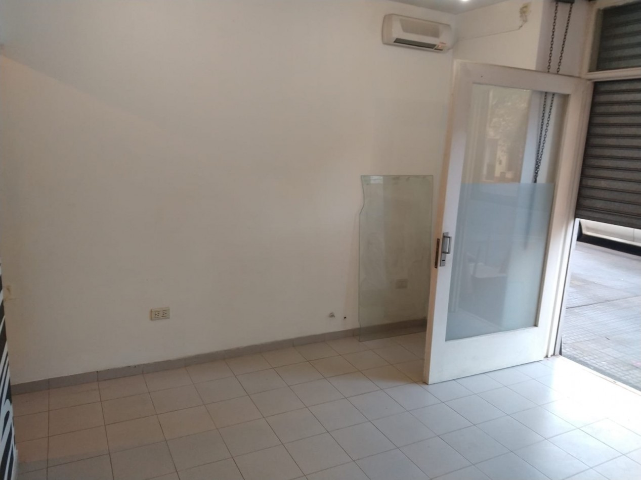 Alquiler local comercial 61 e/2 y 3