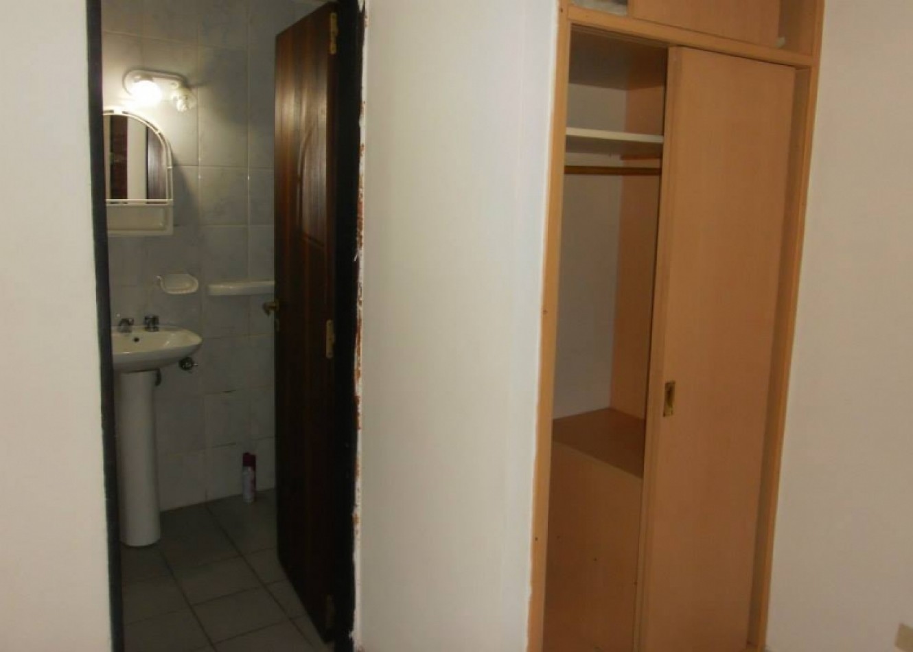 ALQUILER MONOABIENTE EN 43 Y 13