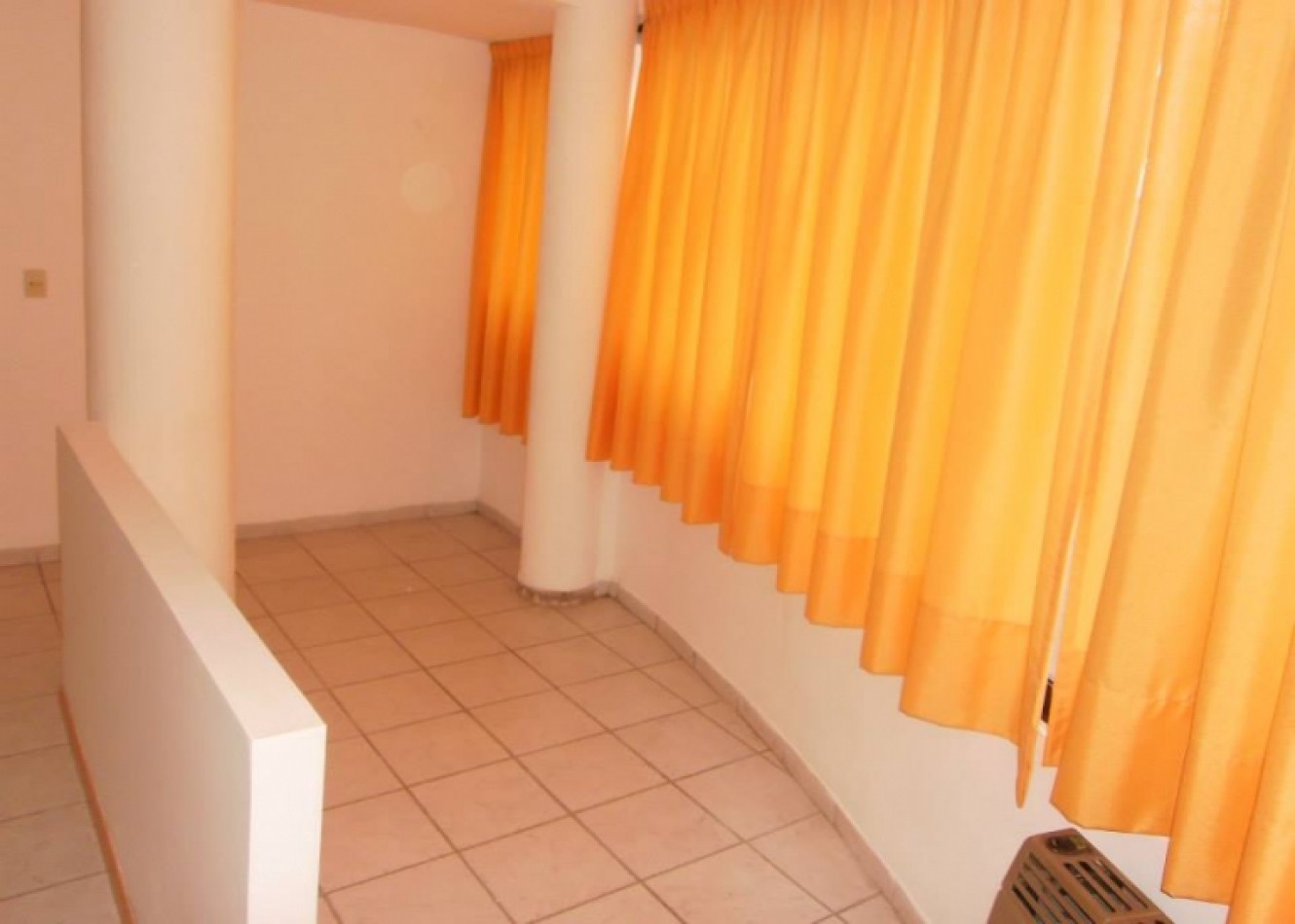 ALQUILER MONOABIENTE EN 43 Y 13