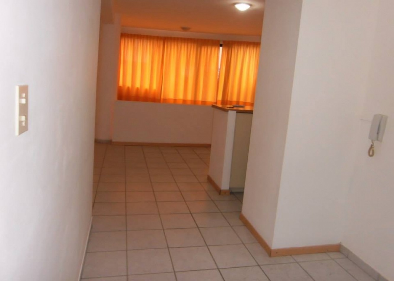 ALQUILER MONOABIENTE EN 43 Y 13