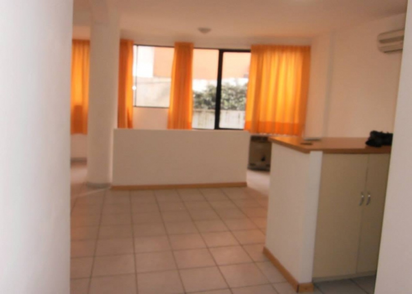 ALQUILER MONOABIENTE EN 43 Y 13