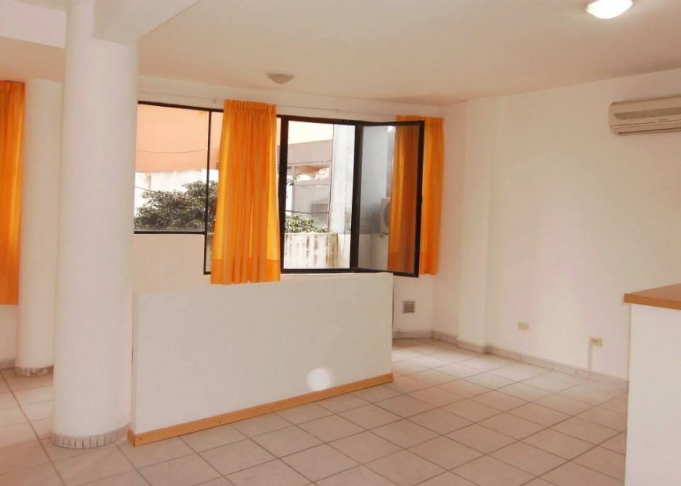 ALQUILER MONOABIENTE EN 43 Y 13