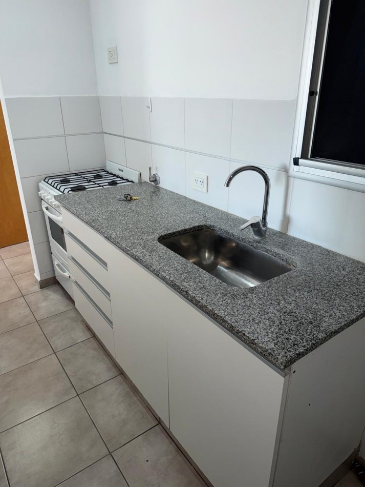 ALQUILER DPTO UN DORM EN 13 Y 64