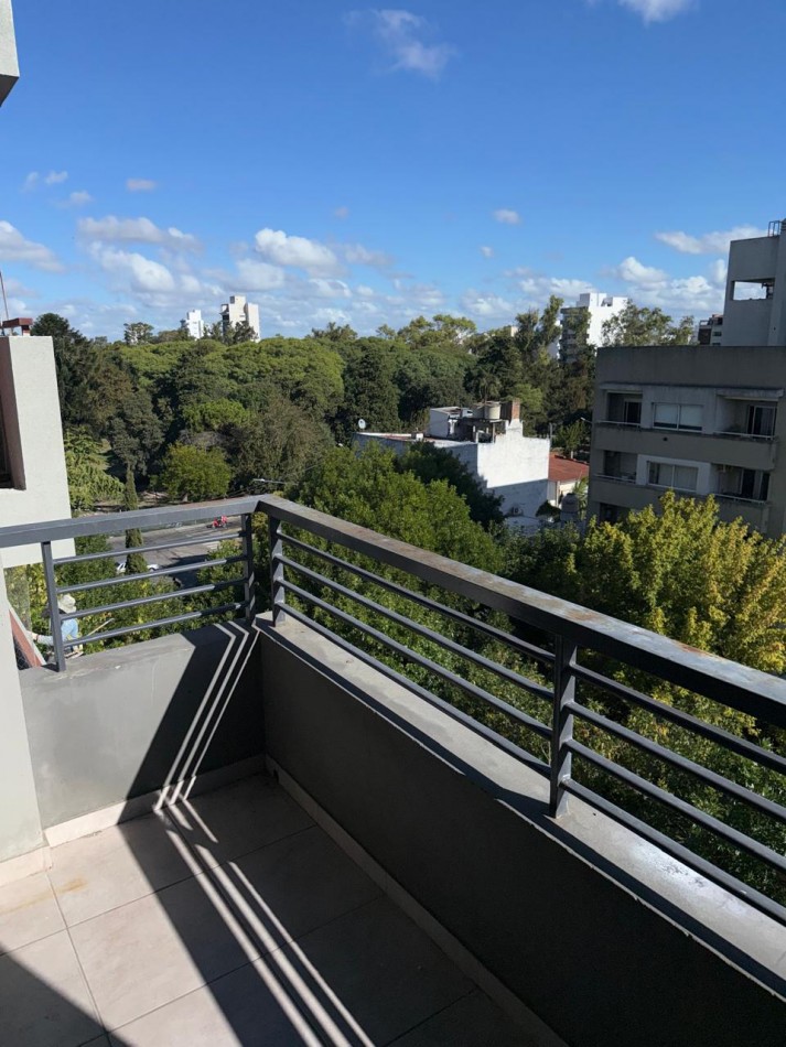 ALQUILER DPTO UN DORM EN 13 Y 64