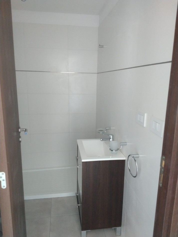 ALQUILER DPTO UN DORM 50 Y 21