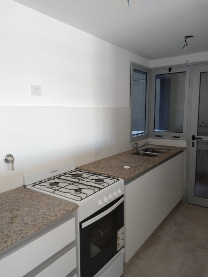 ALQUILER DPTO UN DORM 50 Y 21