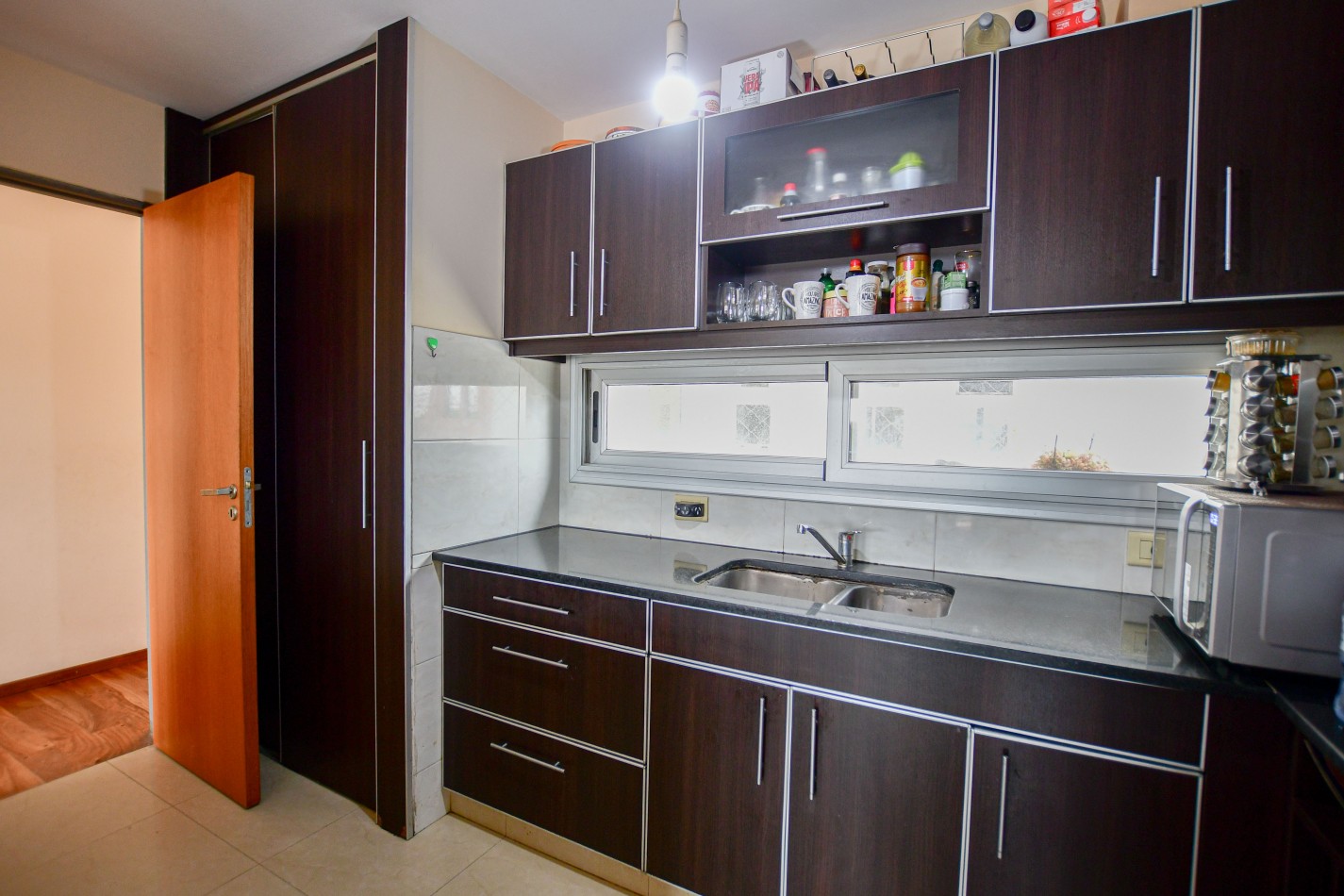 Importante semipiso en Av. 1 entre 56 y 57