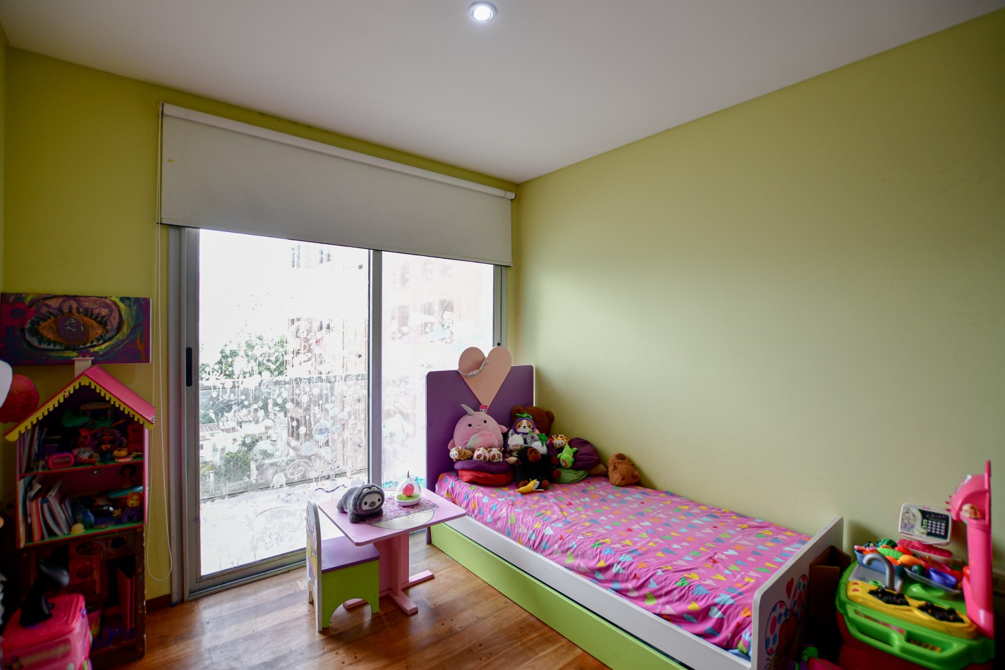 Importante semipiso en Av. 1 entre 56 y 57