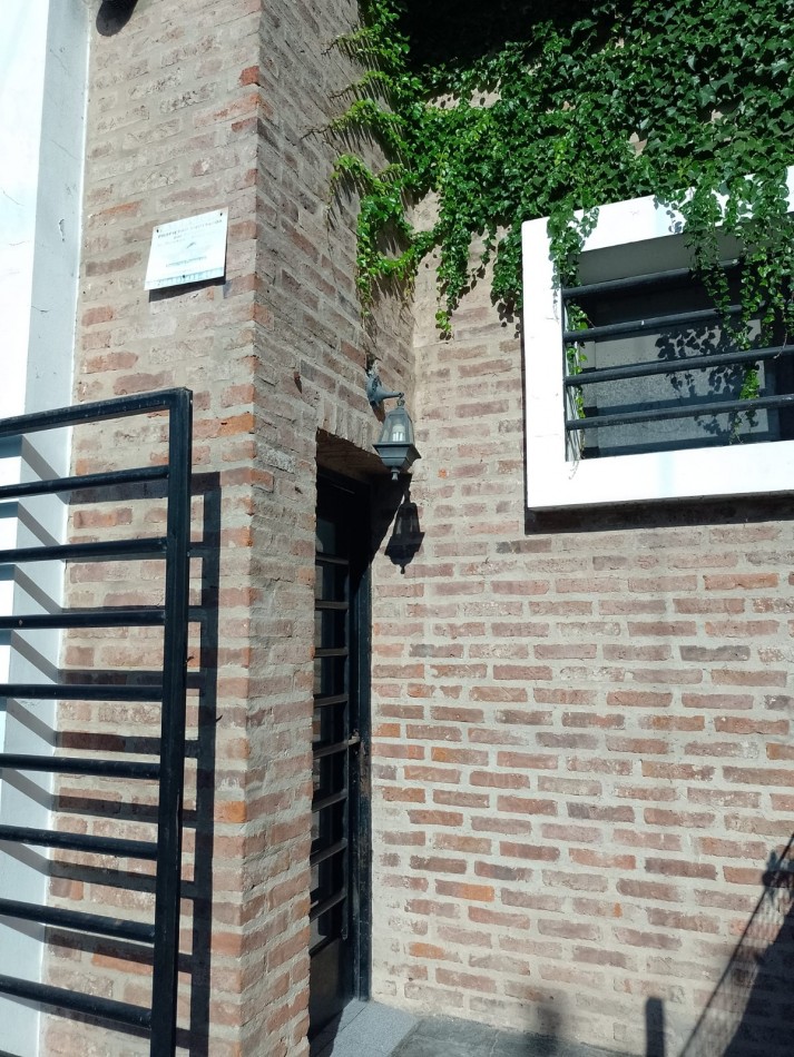 VENTA Duplex 2 dormitorios Gonnet, inmejorable zona