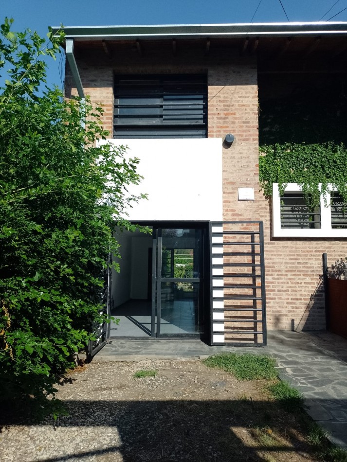 VENTA Duplex 2 dormitorios Gonnet, inmejorable zona