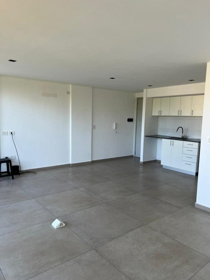 Alquiler monoambiente/estudio 5 e/61 y 62