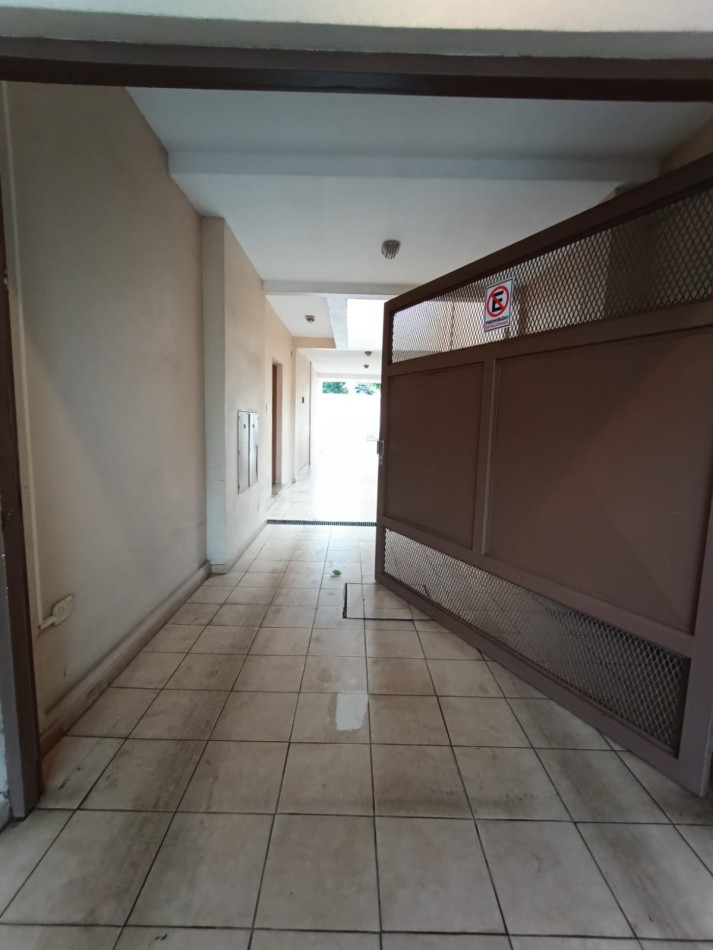 ALQUILER COCHERA 58 Y 18