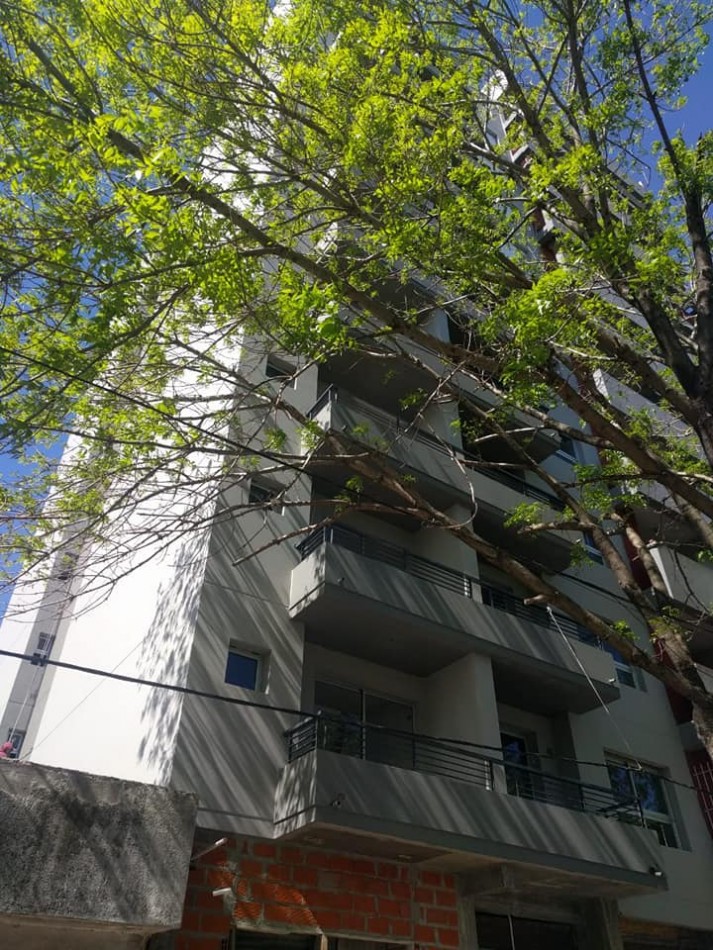 ALQUILER MONOAMBIENTE EN 13 Y 64