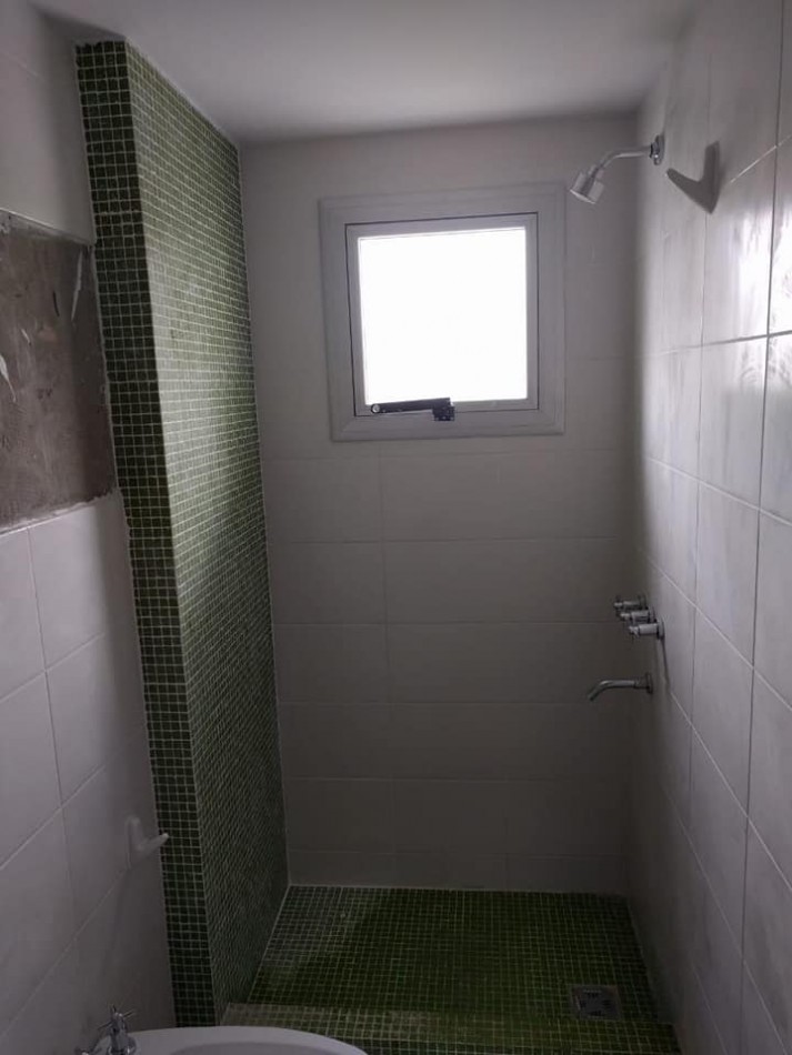 ALQUILER MONOAMBIENTE EN 13 Y 64