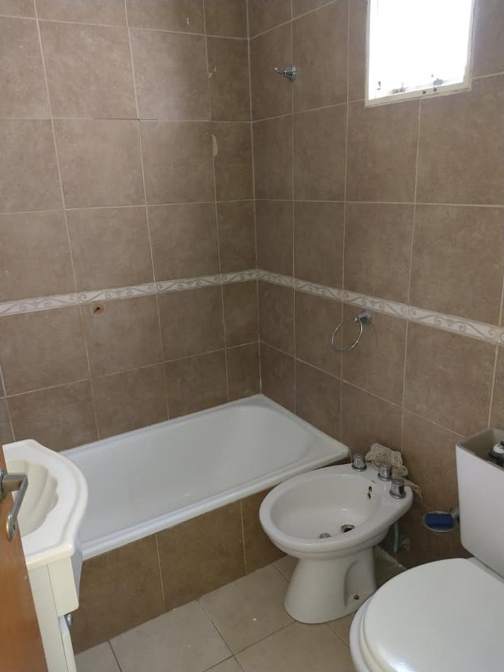 Alquiler depto 1 dormitorio c/ cochera 62 e/13 y 14