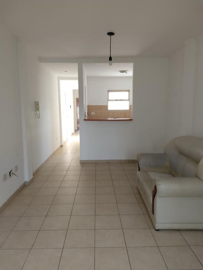 Alquiler depto 1 dormitorio c/ cochera 62 e/13 y 14
