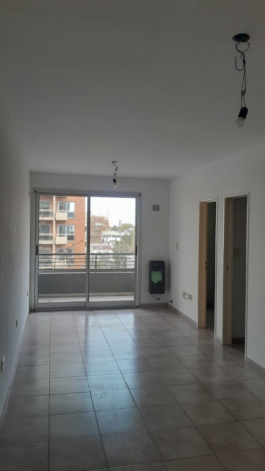 Alquiler monomabiente Av. 13 entre 63 y 64 