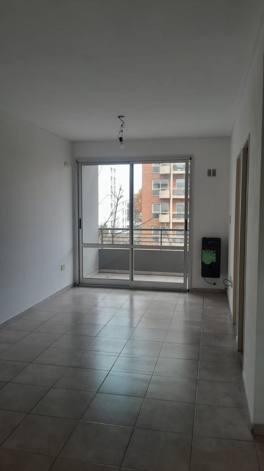 Alquiler monomabiente Av. 13 entre 63 y 64 