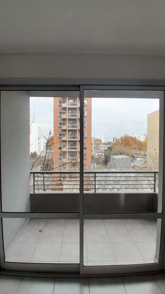 Alquiler monomabiente Av. 13 entre 63 y 64 