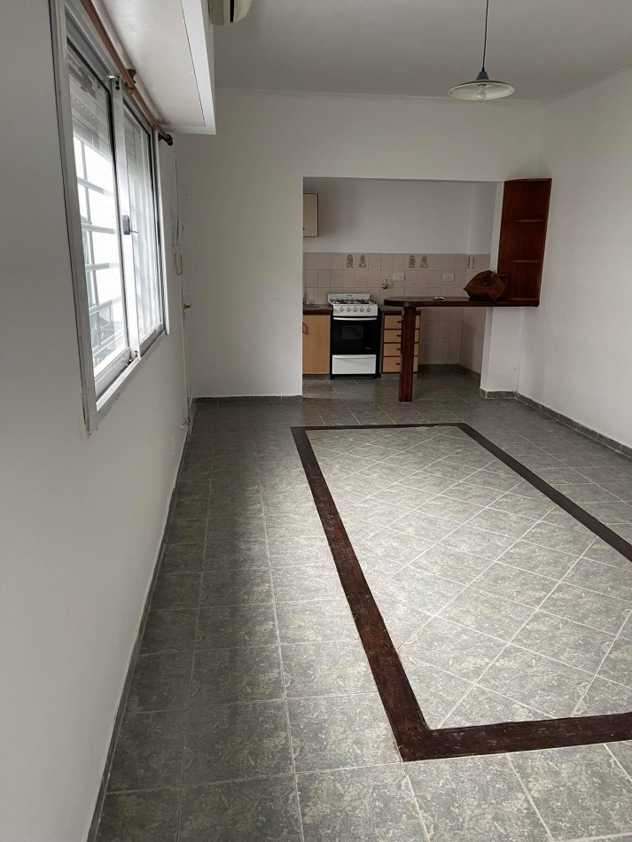 ALQUILER DPTO UN DORM EN 40 Y 122