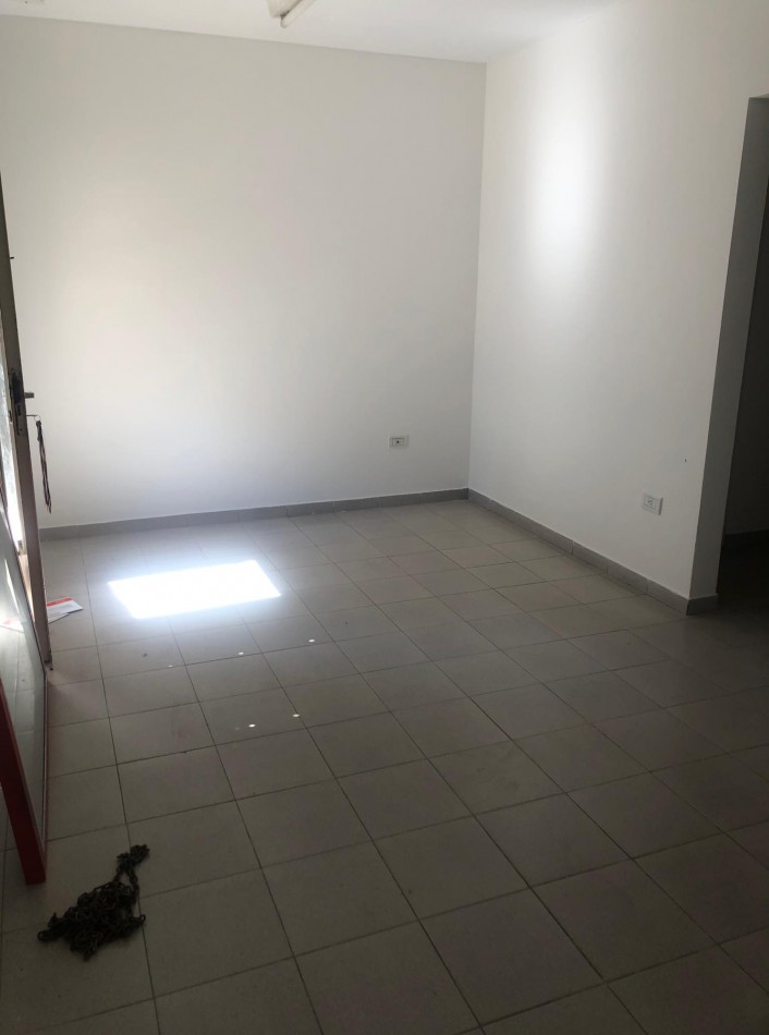 ALQUILER LOCAL COMERCIAL 4 Y 59