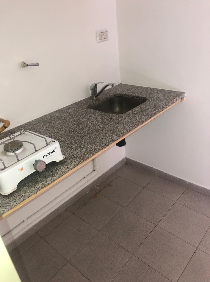 ALQUILER LOCAL COMERCIAL 4 Y 59