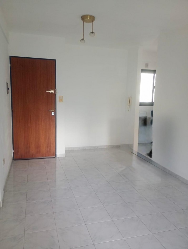 Alquiler depto 1 dormitorio 3 e/60 y 61