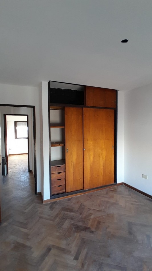 ALQUILER DPTO DOS DORM Y COCHERA EN 49 Y 13