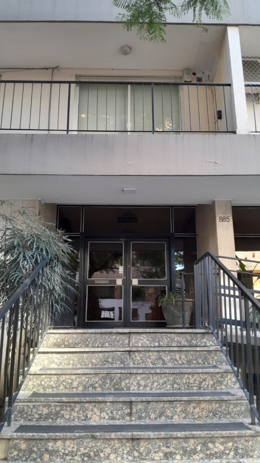 ALQUILER DPTO DOS DORM Y COCHERA EN 49 Y 13