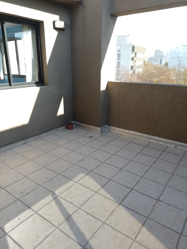 Alquiler duplex en edificio dos dormitorios 6 esquina 67