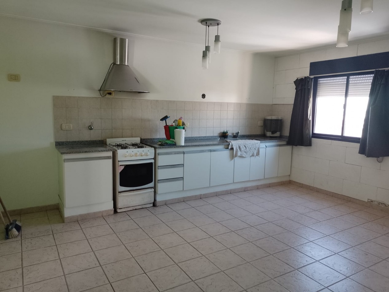 Alquiler duplex en edificio dos dormitorios 6 esquina 67
