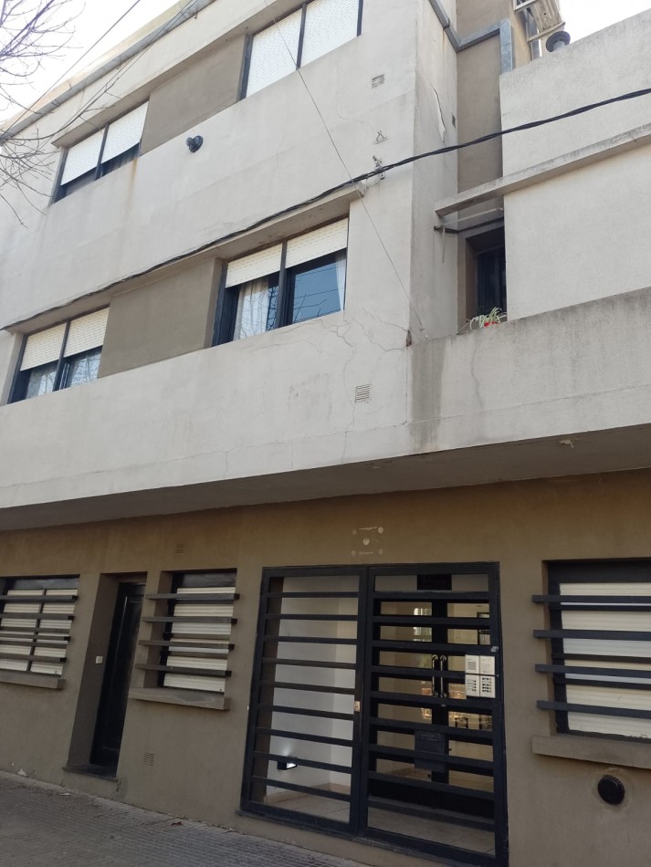 Alquiler duplex en edificio dos dormitorios 6 esquina 67