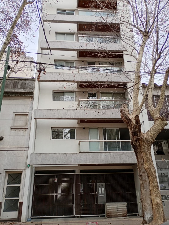 Alquiler depto 2 dormitorios + cochera 42 e/10 y 11 