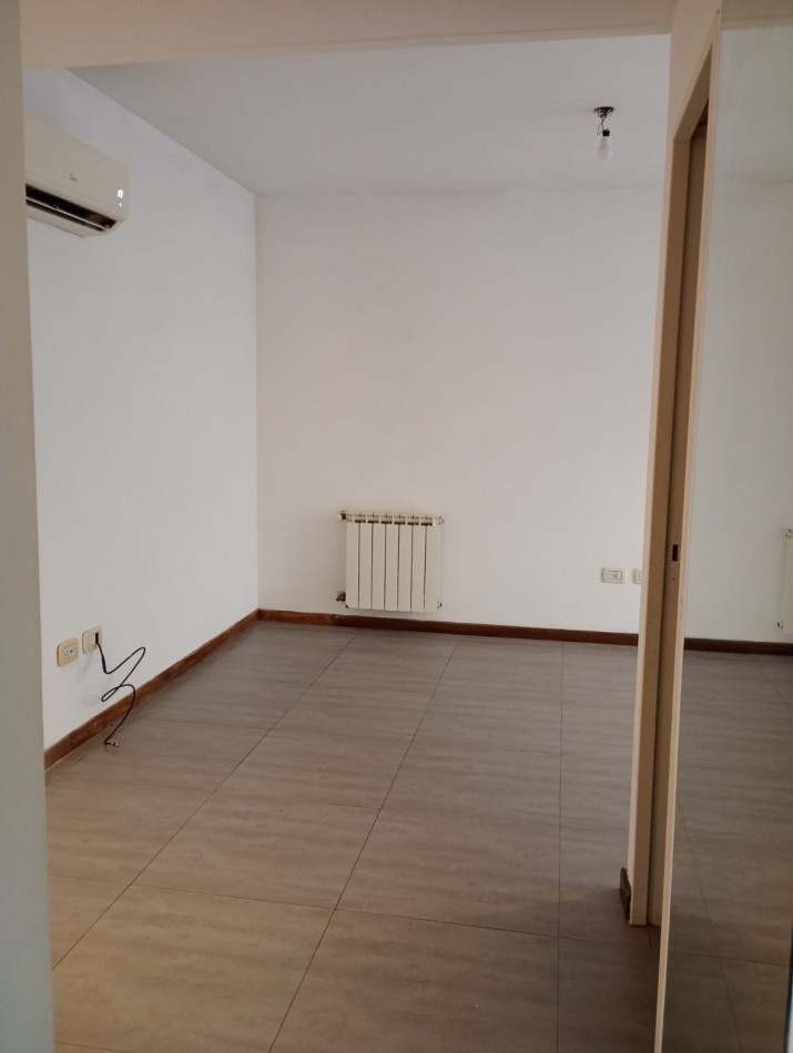 Alquiler depto 2 dormitorios + cochera 42 e/10 y 11 