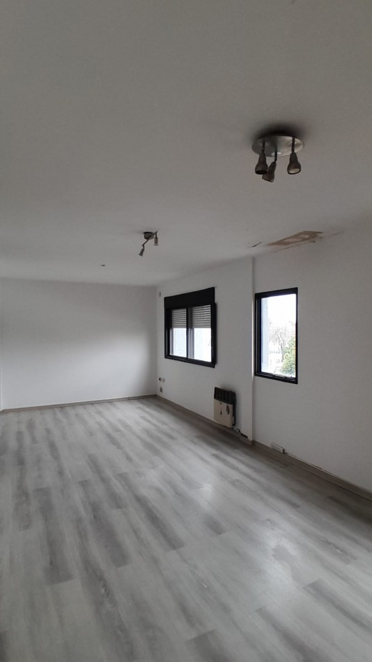 Alquiler duplex en edificio dos dormitorios 6 esquina 67