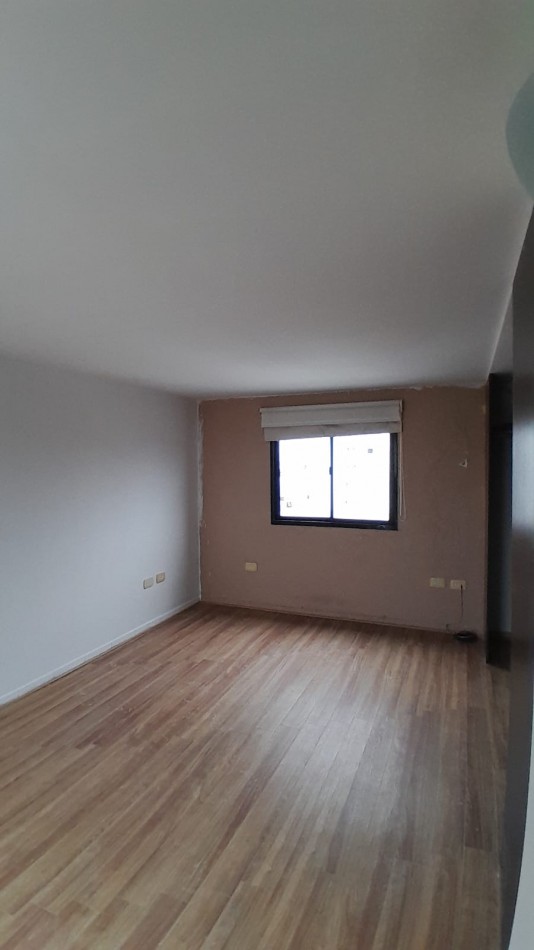 Alquiler duplex en edificio dos dormitorios 6 esquina 67