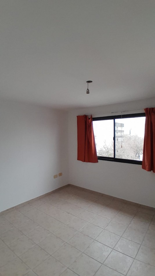 Alquiler duplex en edificio dos dormitorios 6 esquina 67