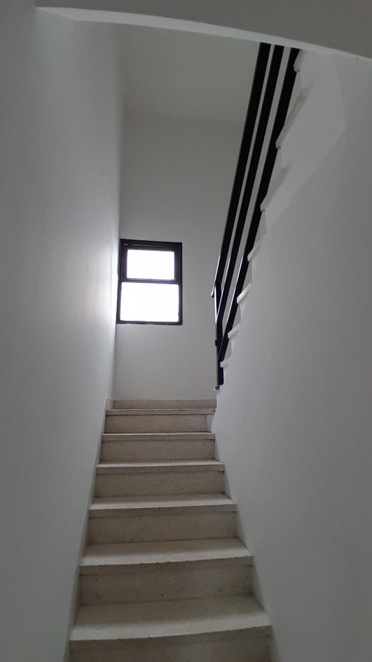 Alquiler duplex en edificio dos dormitorios 6 esquina 67