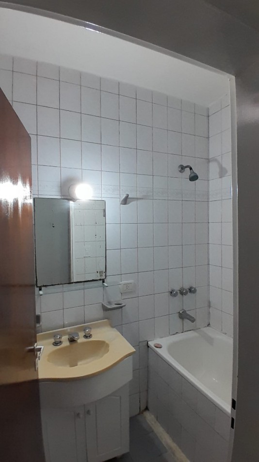Alquiler PH 1 dormitorio 67 y 117 S/EXPENSAS