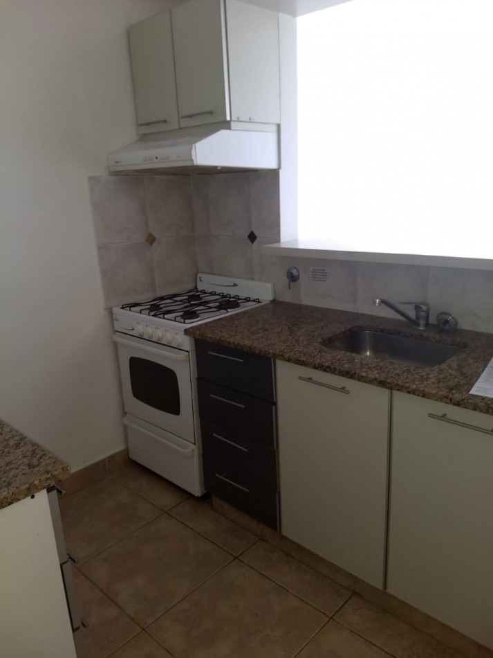 Alquiler monoambiente 51 e/18 y 19 