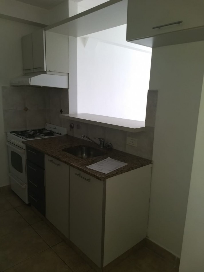Alquiler monoambiente 51 e/18 y 19 