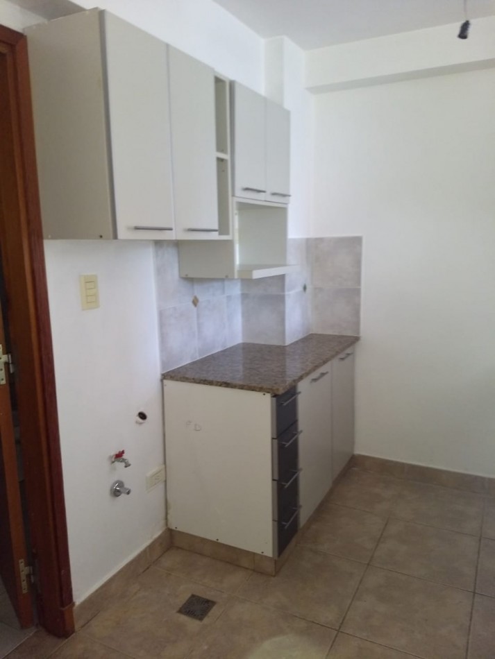 Alquiler monoambiente 51 e/18 y 19 