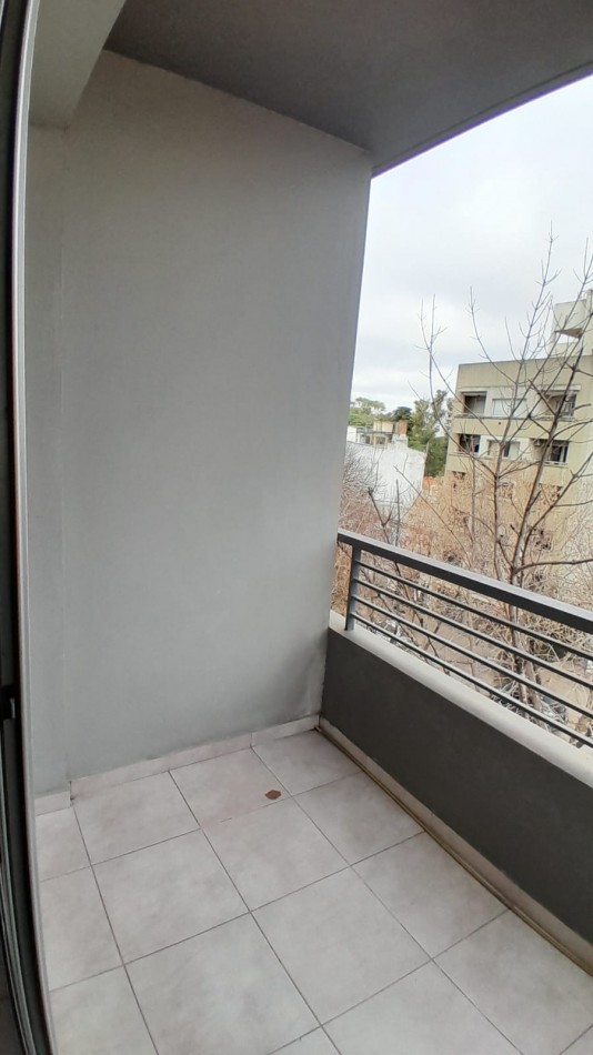 Alquiler monoambiente Av.13 e/63 y 64