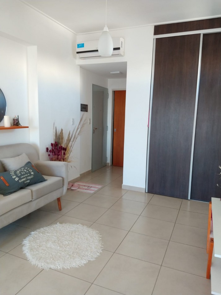 ALQUILER MONOAMBIENTE EN 7 Y 36